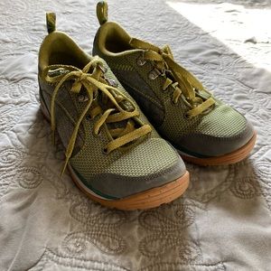 Chaco size 6.5 hiking shoes